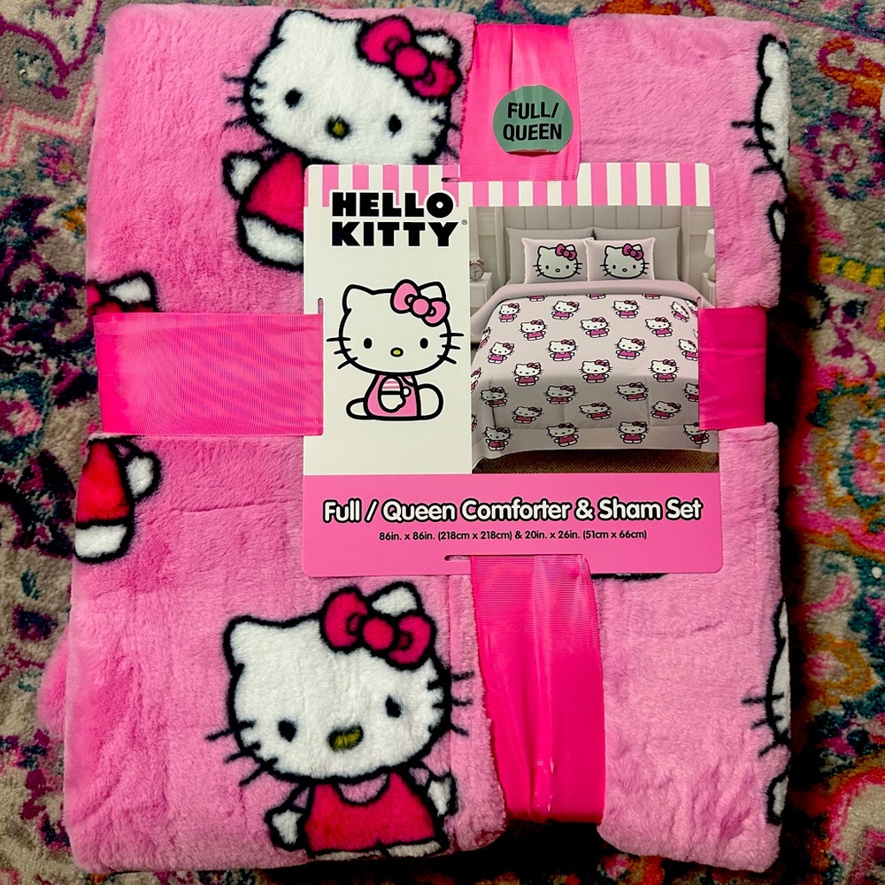Hello Kitty Comforter & Sham Set